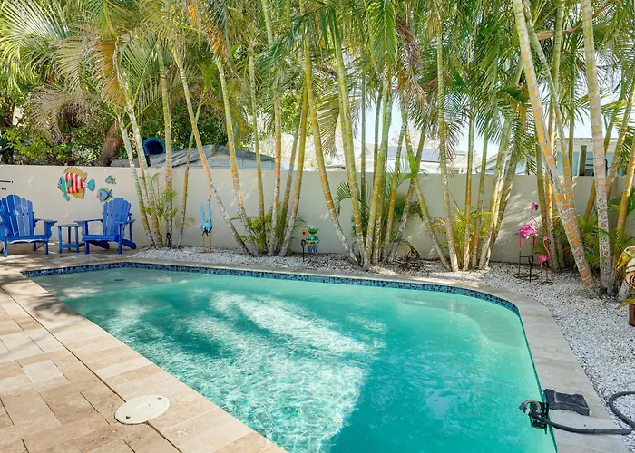 Indian Rocks - 2 Blocks To Beach! * Clearwater Beach