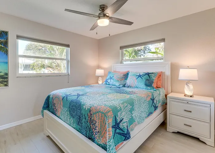 Indian Rocks - 2 Blocks To Beach! * Clearwater Beach