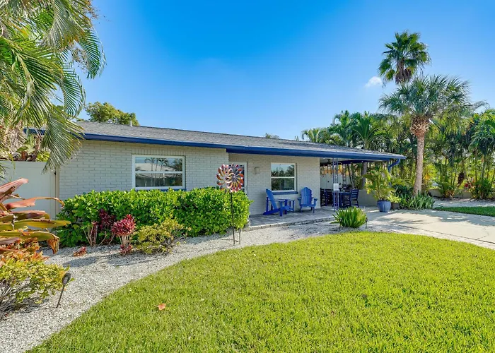 Indian Rocks - 2 Blocks To Beach! * Clearwater Beach
