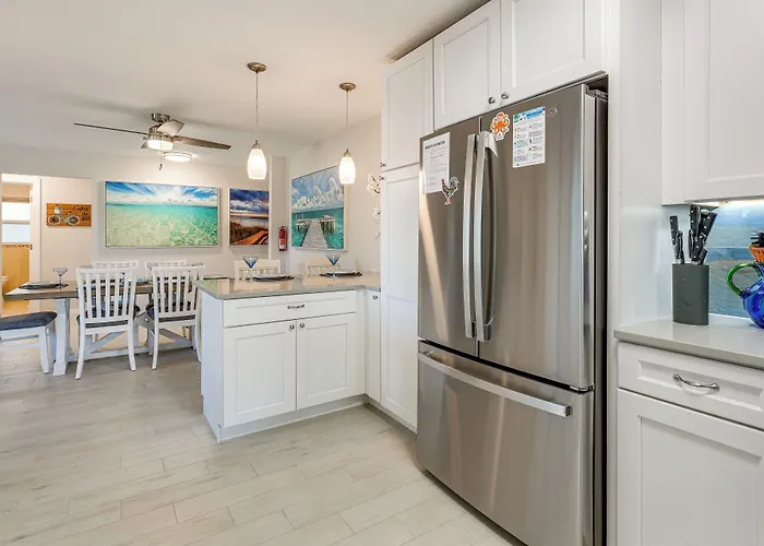 Indian Rocks - 2 Blocks To Beach! Holiday home Clearwater Beach